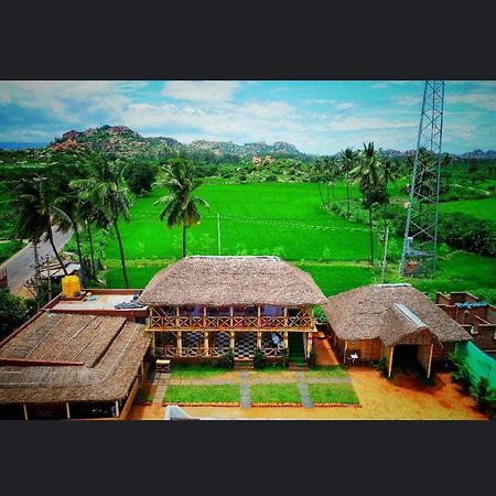 Spykee Spot Hampi Hotel ภายนอก รูปภาพ