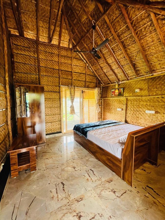 Spykee Spot Hampi Hotel ภายนอก รูปภาพ