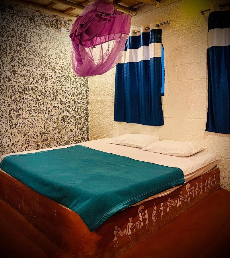 Spykee Spot Hampi Hotel ภายนอก รูปภาพ