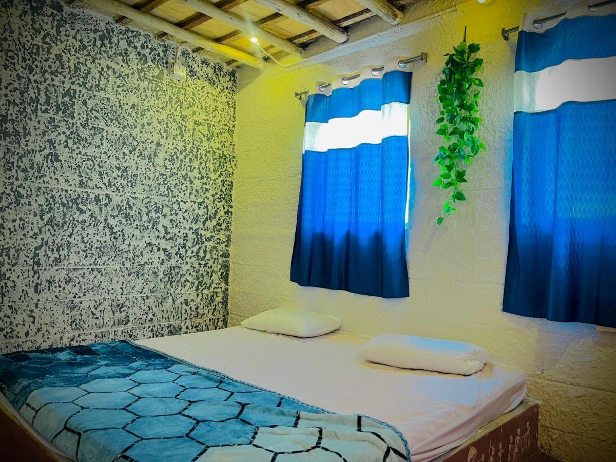 Spykee Spot Hampi Hotel ภายนอก รูปภาพ